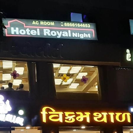Hotel Royal Night Ahmedabad Extérieur photo
