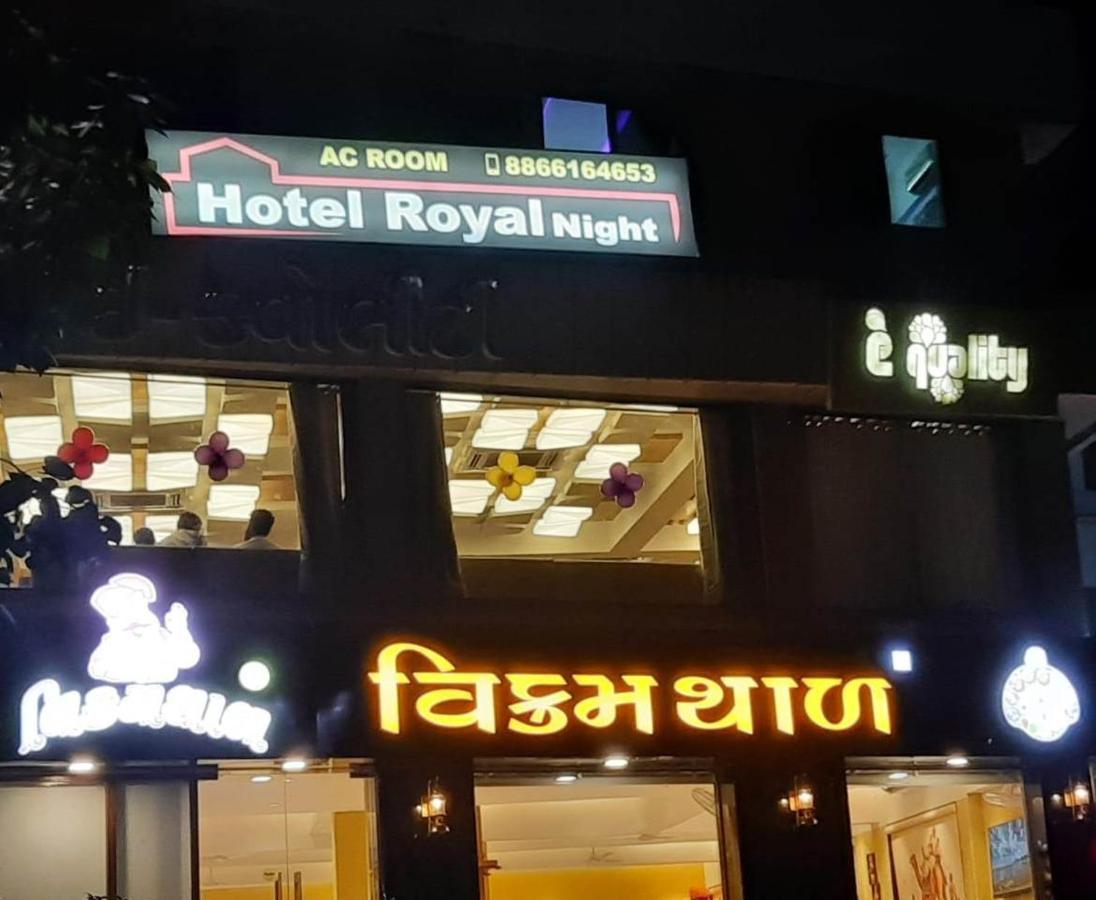 Hotel Royal Night Ahmedabad Extérieur photo