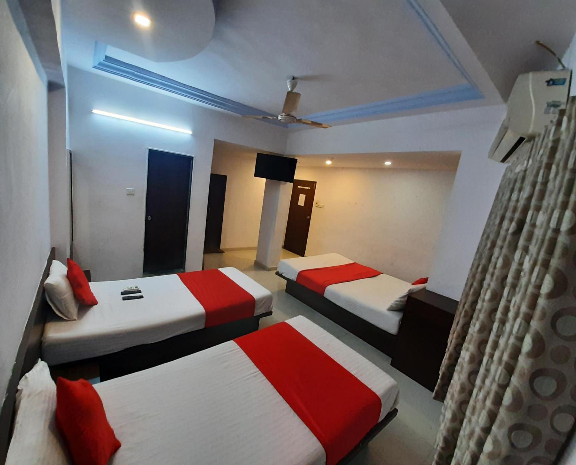 Hotel Royal Night Ahmedabad Extérieur photo