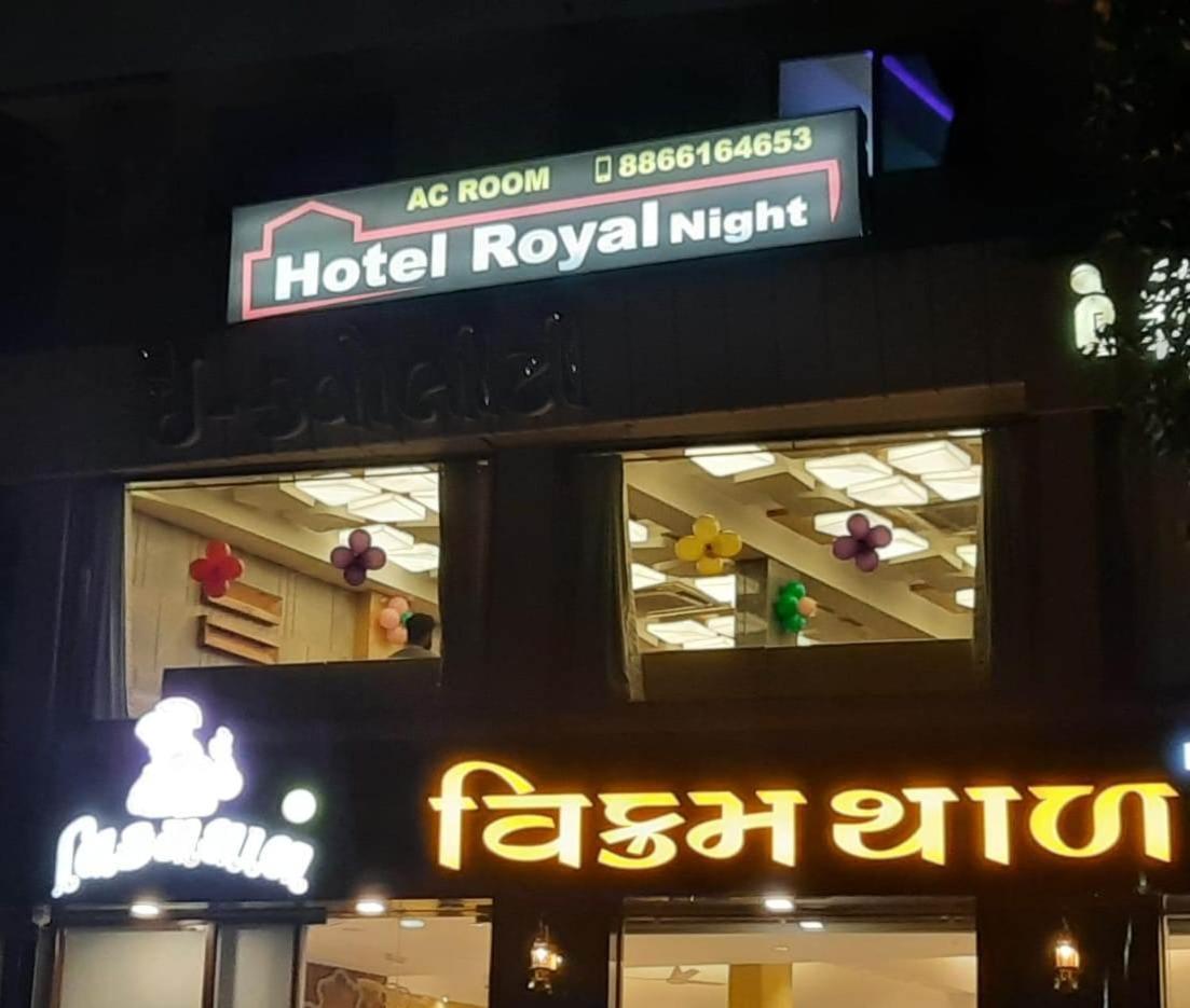 Hotel Royal Night Ahmedabad Extérieur photo
